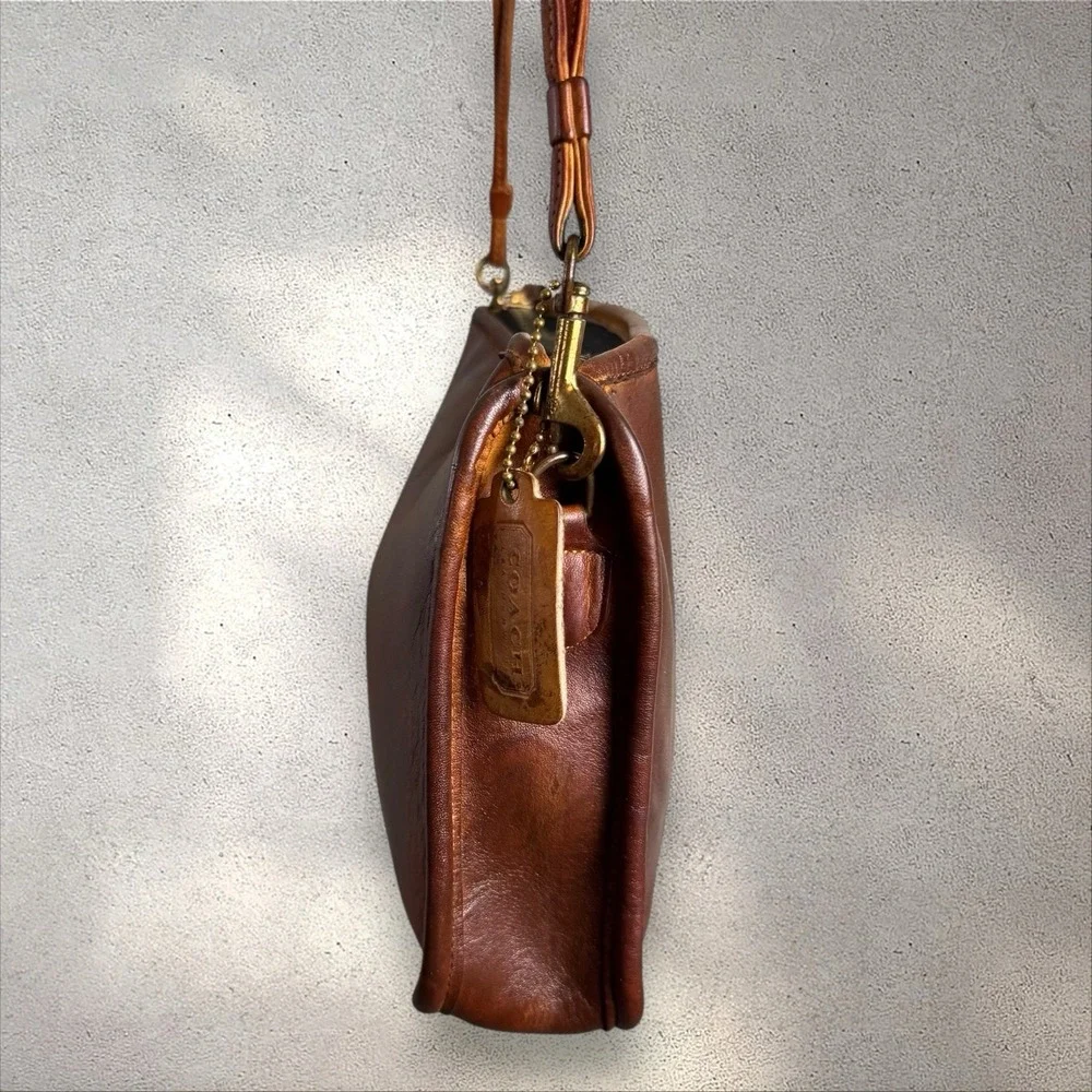 Vtg Coach NYC 5140 Standard Clutch Wristlet Shoulder Bag Pre-1994 British‎ Tan